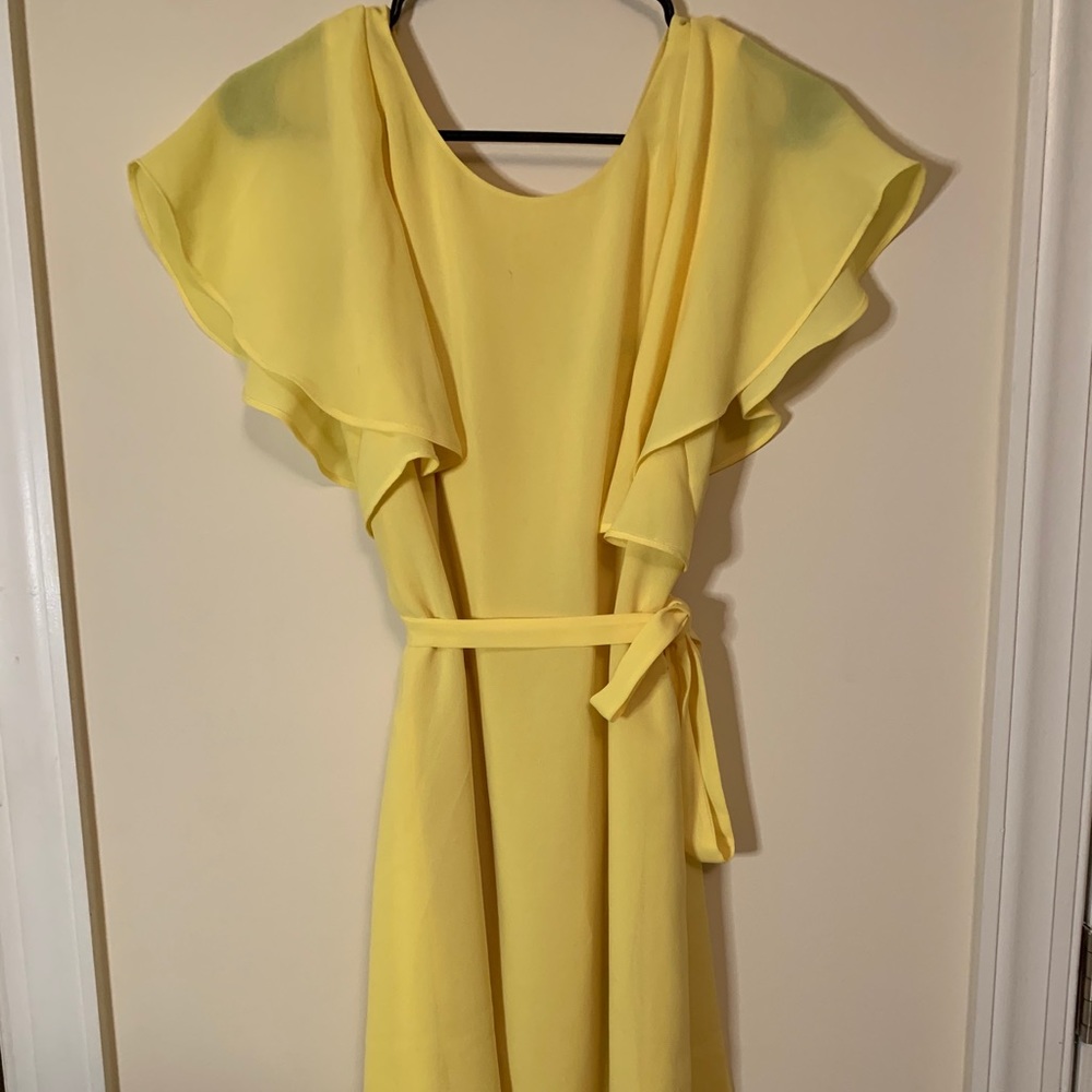Yellow Dress - Picture 1 of 4
